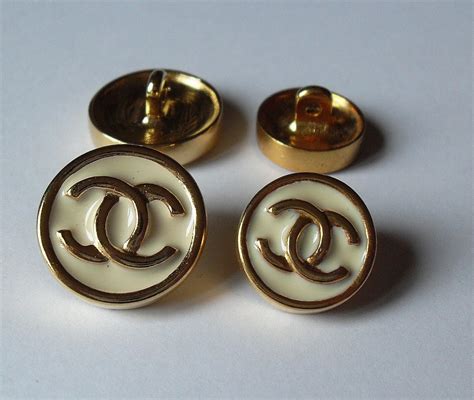 chanel button logo